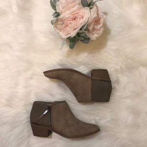 Simply Vera Vera Wang booties